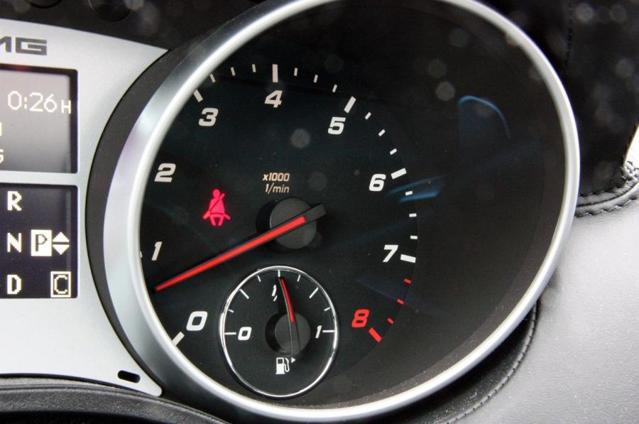  Mercedes-Benz ML63 AMG 2011 года  (фото 24 из 81)